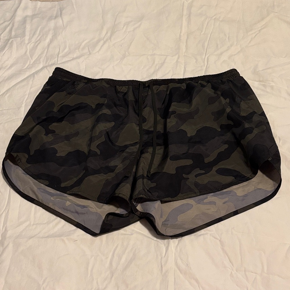 Old Navy Black Camo Women's Athletic Shorts